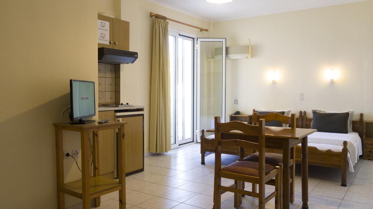 Fani Hotel Loutra Edipsou  ภายนอก รูปภาพ
