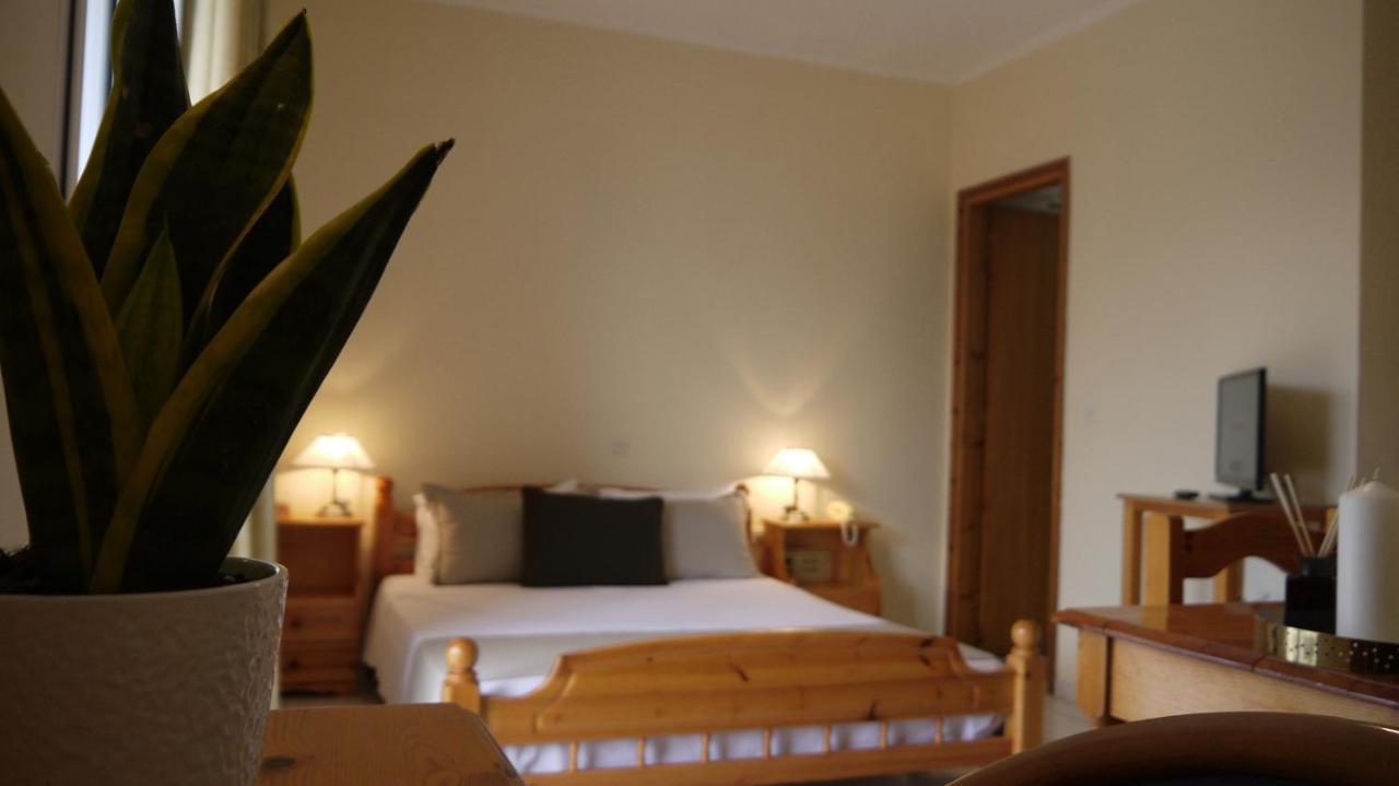 Fani Hotel Loutra Edipsou  ภายนอก รูปภาพ