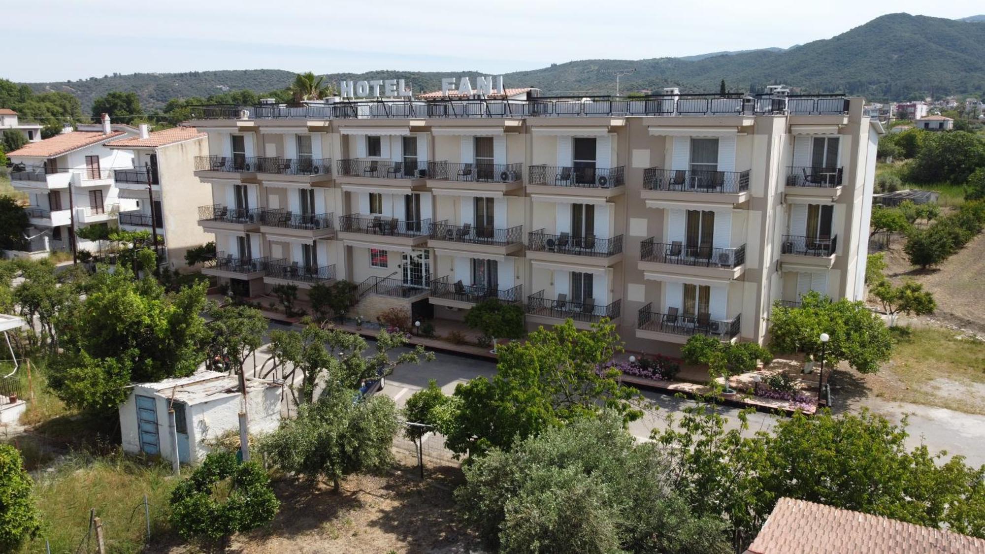 Fani Hotel Loutra Edipsou  ภายนอก รูปภาพ